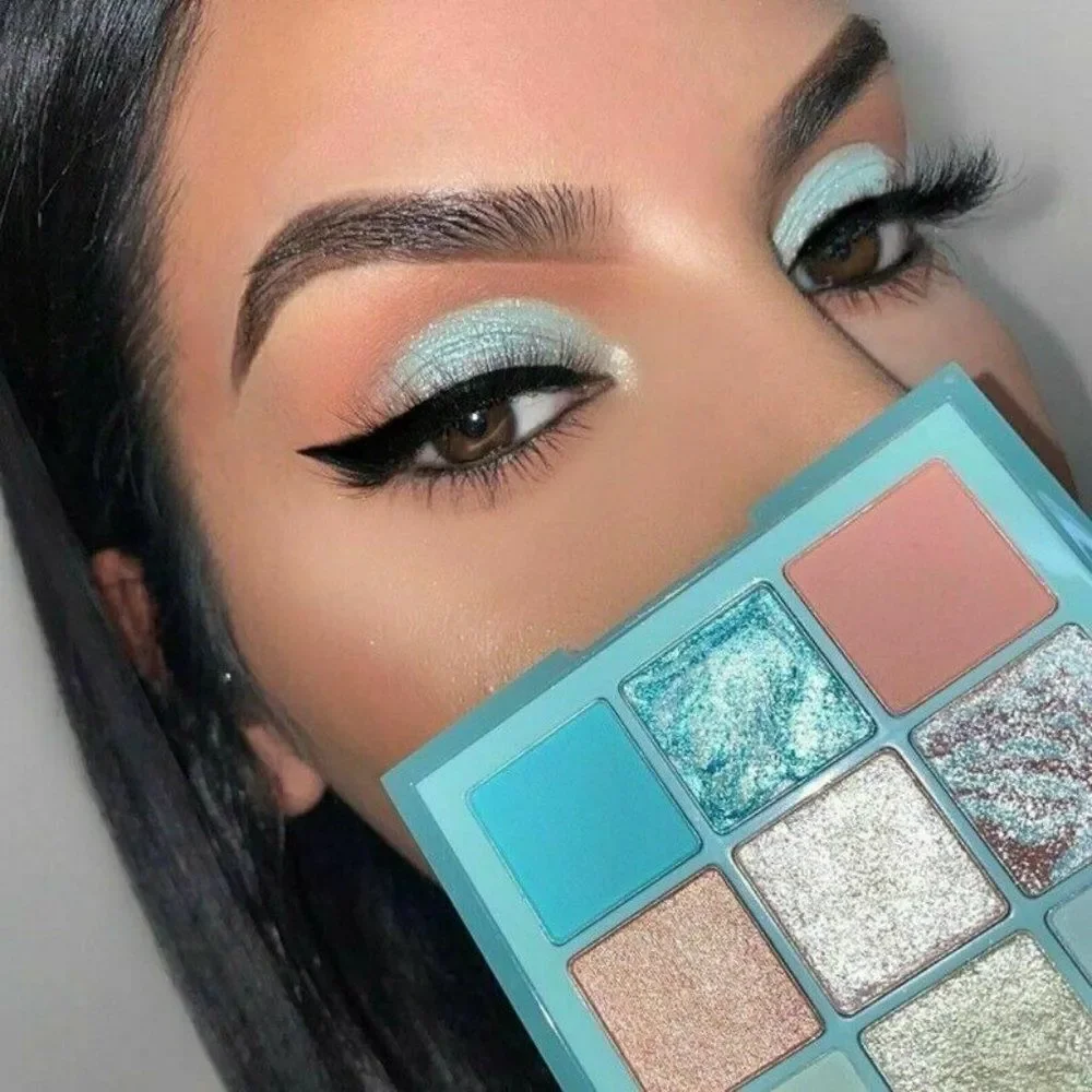 Unbranded mini palette